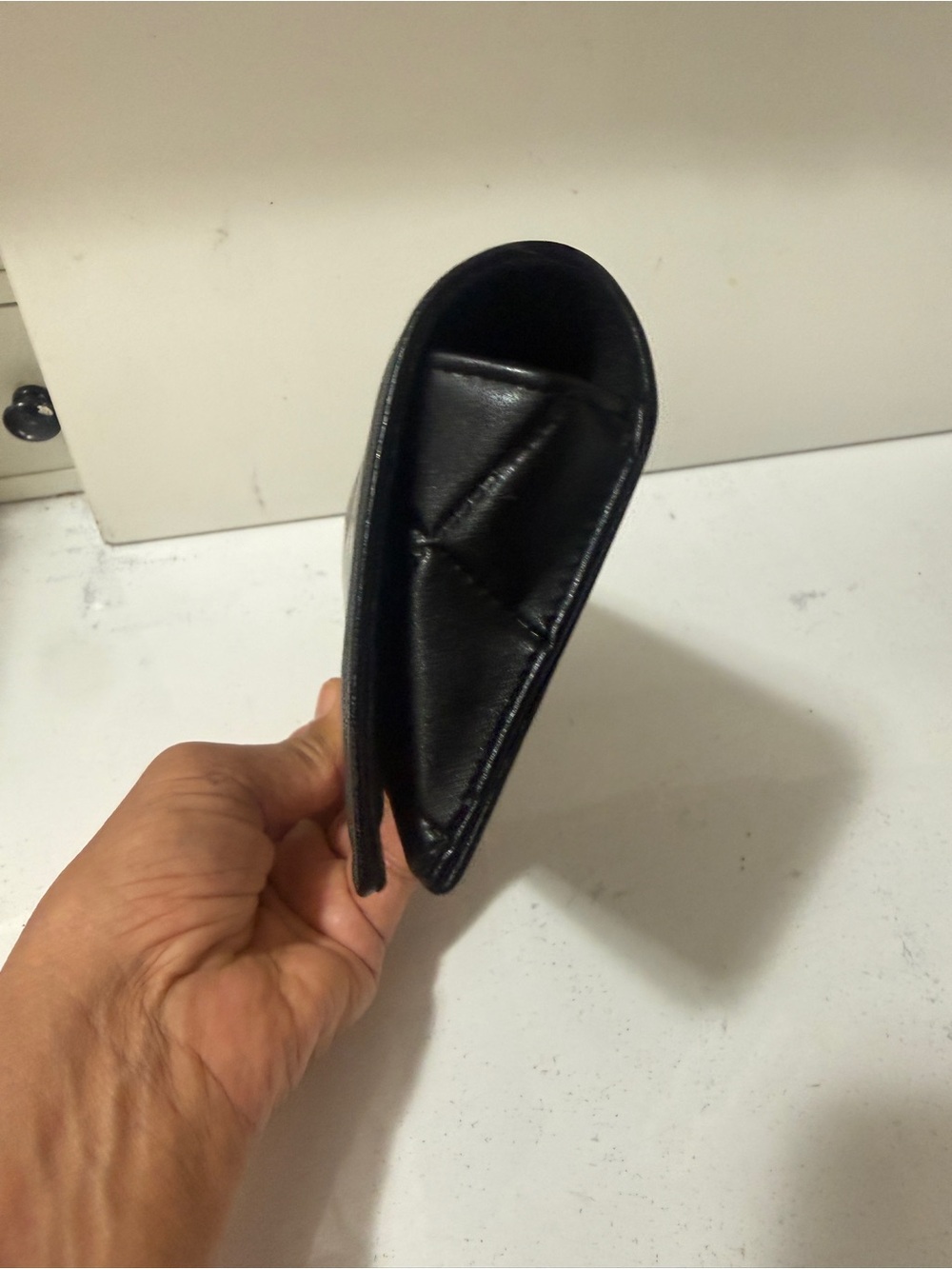 CHANEL Black Leather sunglasses case with Embossed Logo - Picture 4 of 11